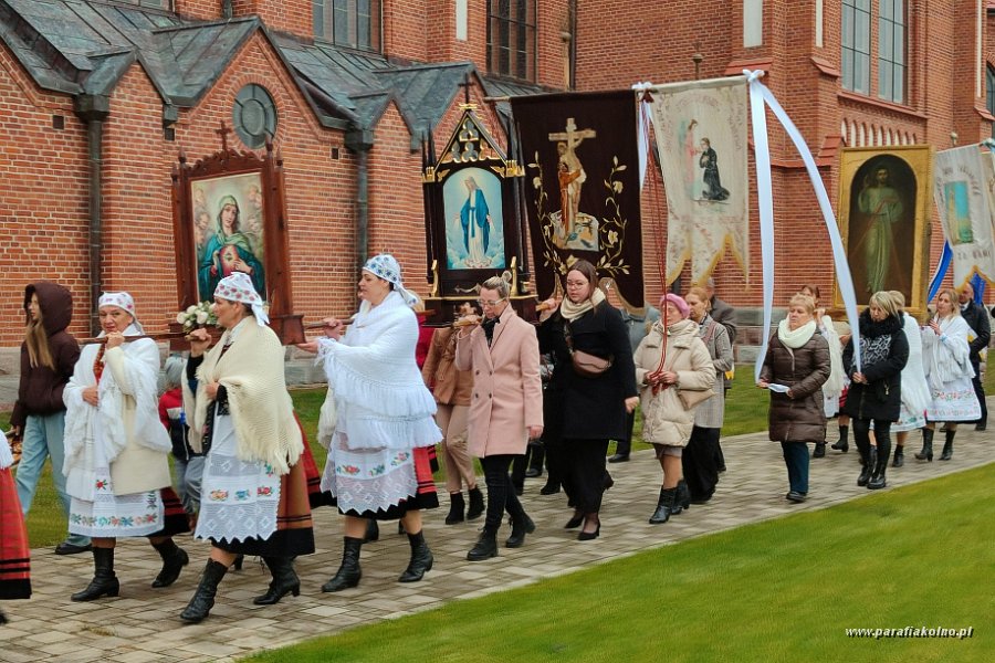 079 Procesja odpustowa.jpg